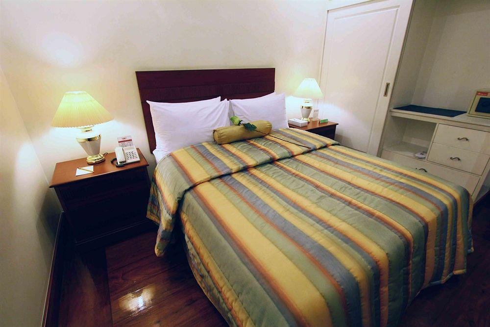 Vip Suite Hotel Makati City Extérieur photo