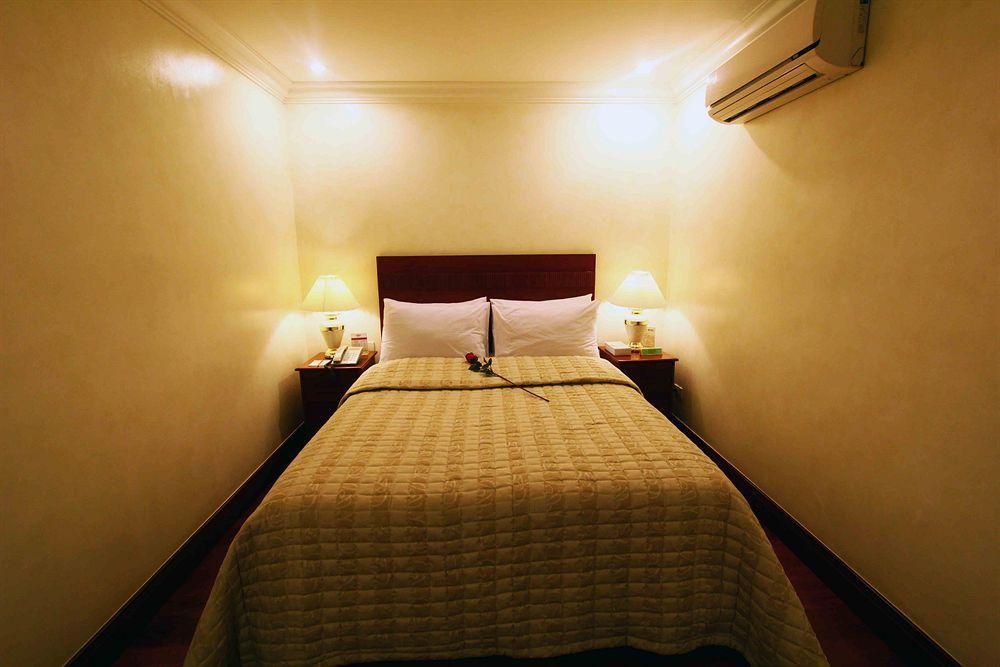 Vip Suite Hotel Makati City Extérieur photo